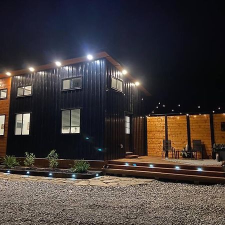 فيلا 2 Bed 1 Bath-Sleeps 5 To 6 Near Rrg Large Deck Beattyville المظهر الخارجي الصورة