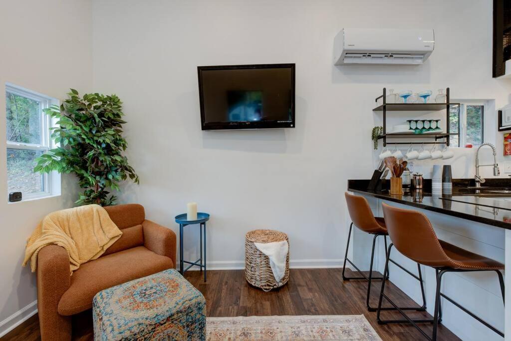 فيلا 2 Bed 1 Bath-Sleeps 5 To 6 Near Rrg Large Deck Beattyville المظهر الخارجي الصورة