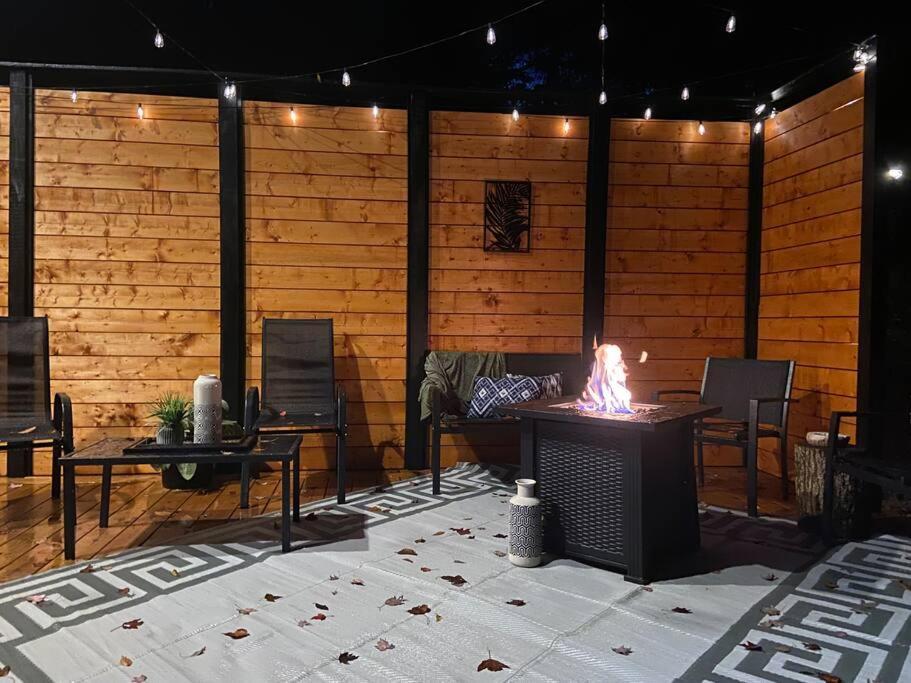 فيلا 2 Bed 1 Bath-Sleeps 5 To 6 Near Rrg Large Deck Beattyville المظهر الخارجي الصورة